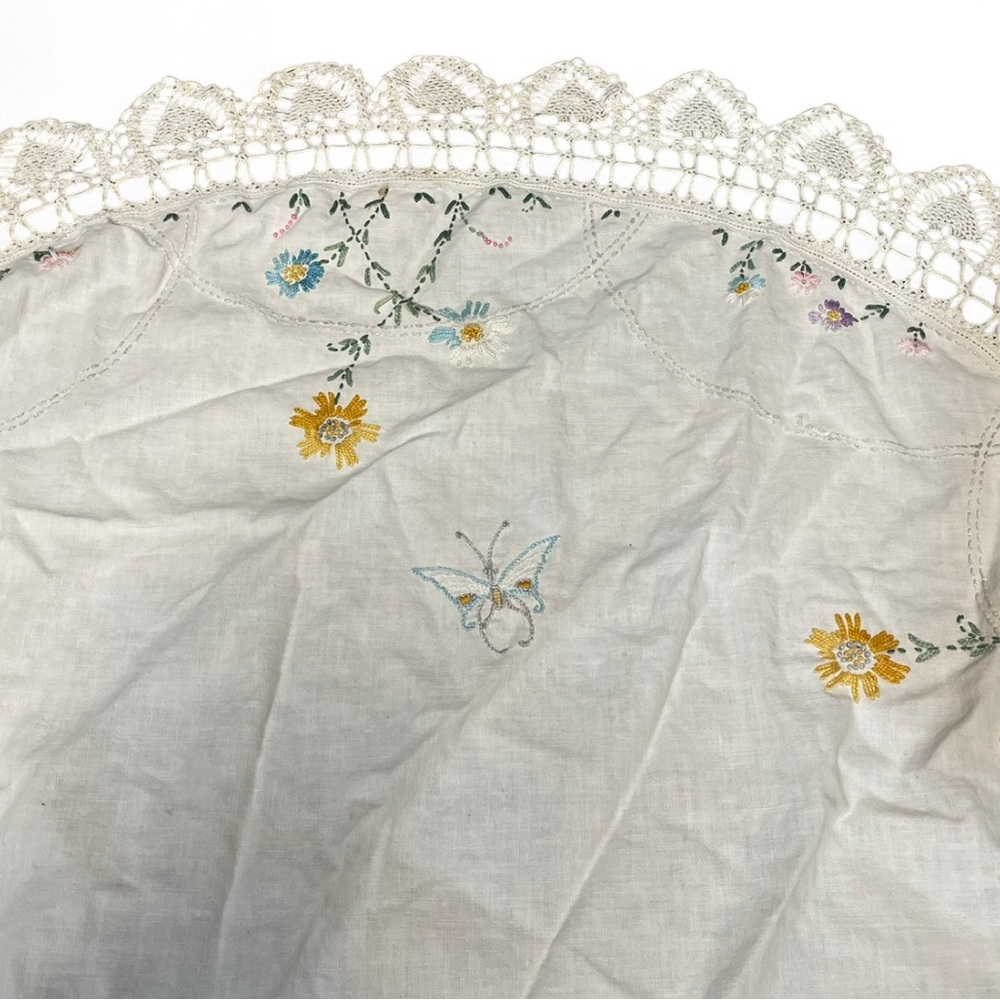 Vintage Floral Embroidered Dresser Scarf Doily‎ Round Tablecloth Crochet Trim - Picture 4 of 7